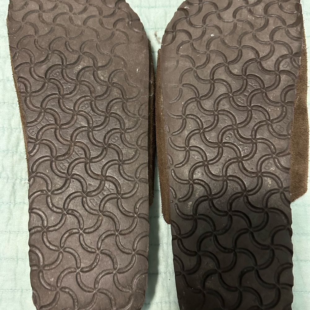 Birkenstock Men’s  Arizona sandals in brown size 13 US